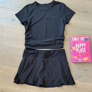 Lululemon black tennis skirt- size 8